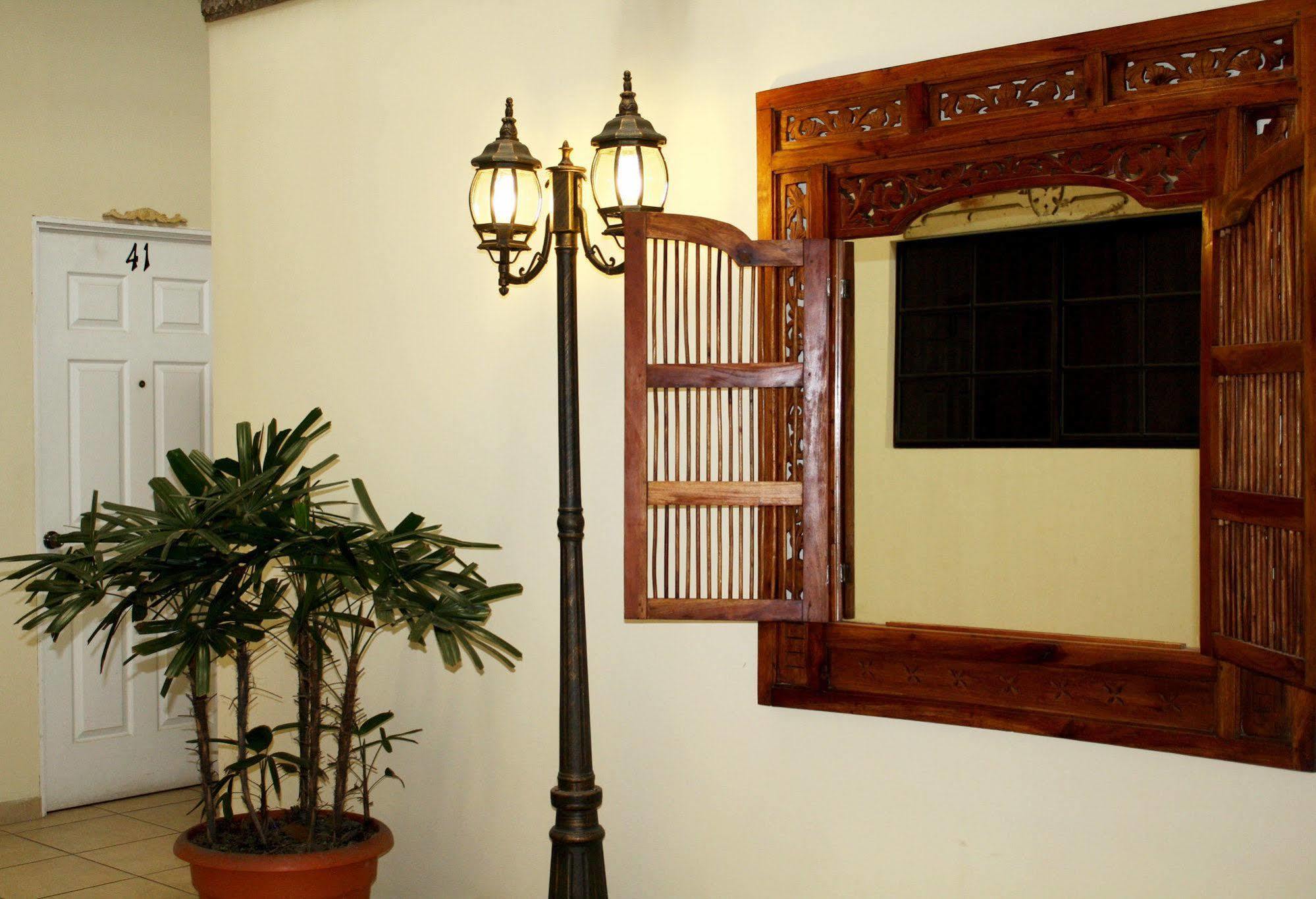 Hotel Meson De Maria Antiguo Cuscatlán Exterior photo